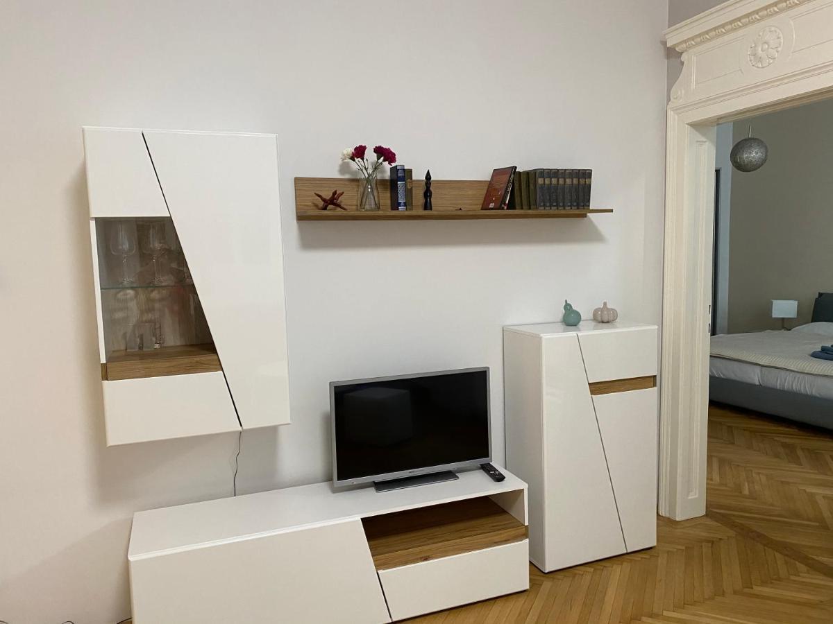 Apartament Mq *